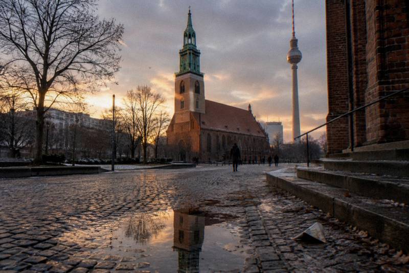 Berlin Time Machine: History, Beer and Currywurst