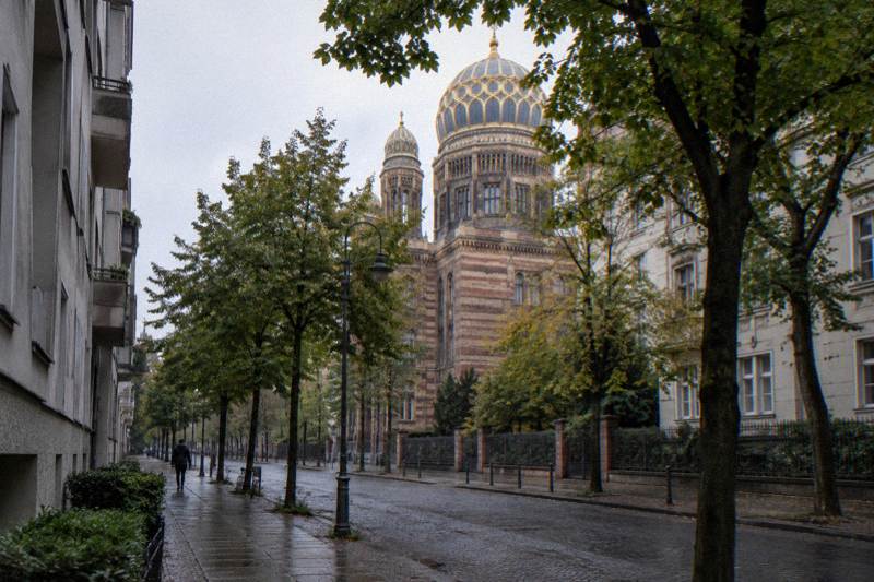 Jewish Quarter, German And English