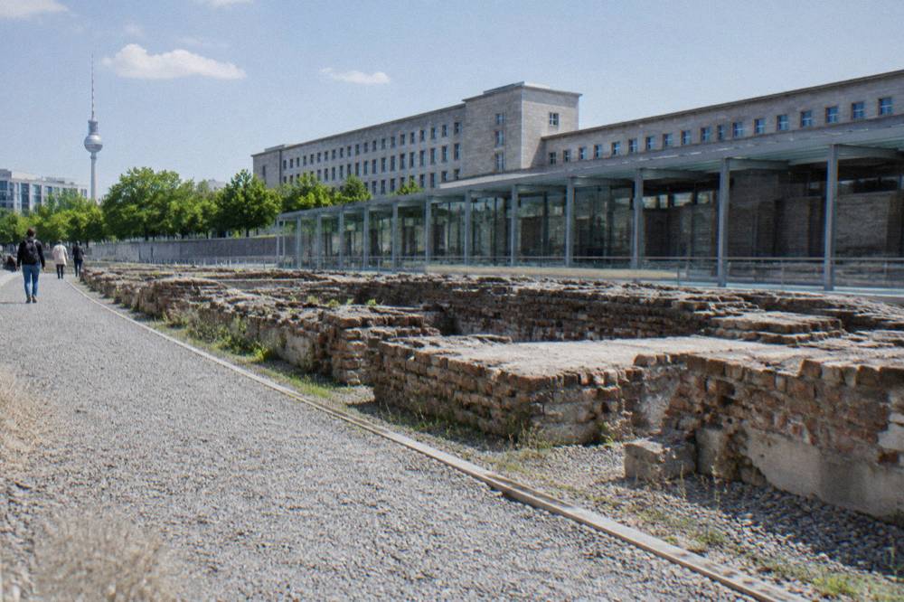 Gravel path along the excavated foundation walls at the Topography of Terror site in Berlin